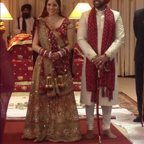 Stunning Bridal Lehenga!!! - Picture 5 of 7